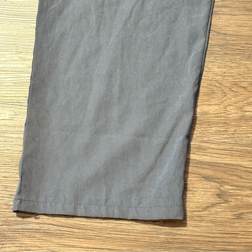 Loose Fit TikTok Overall Romper Gray With Zipper Pocket in Back Size Large - Picture 3 of 12